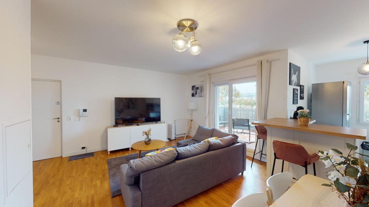 생드니 Live Like A Local Stylish 2Br With Balcony & Parking 아파트 외부 사진