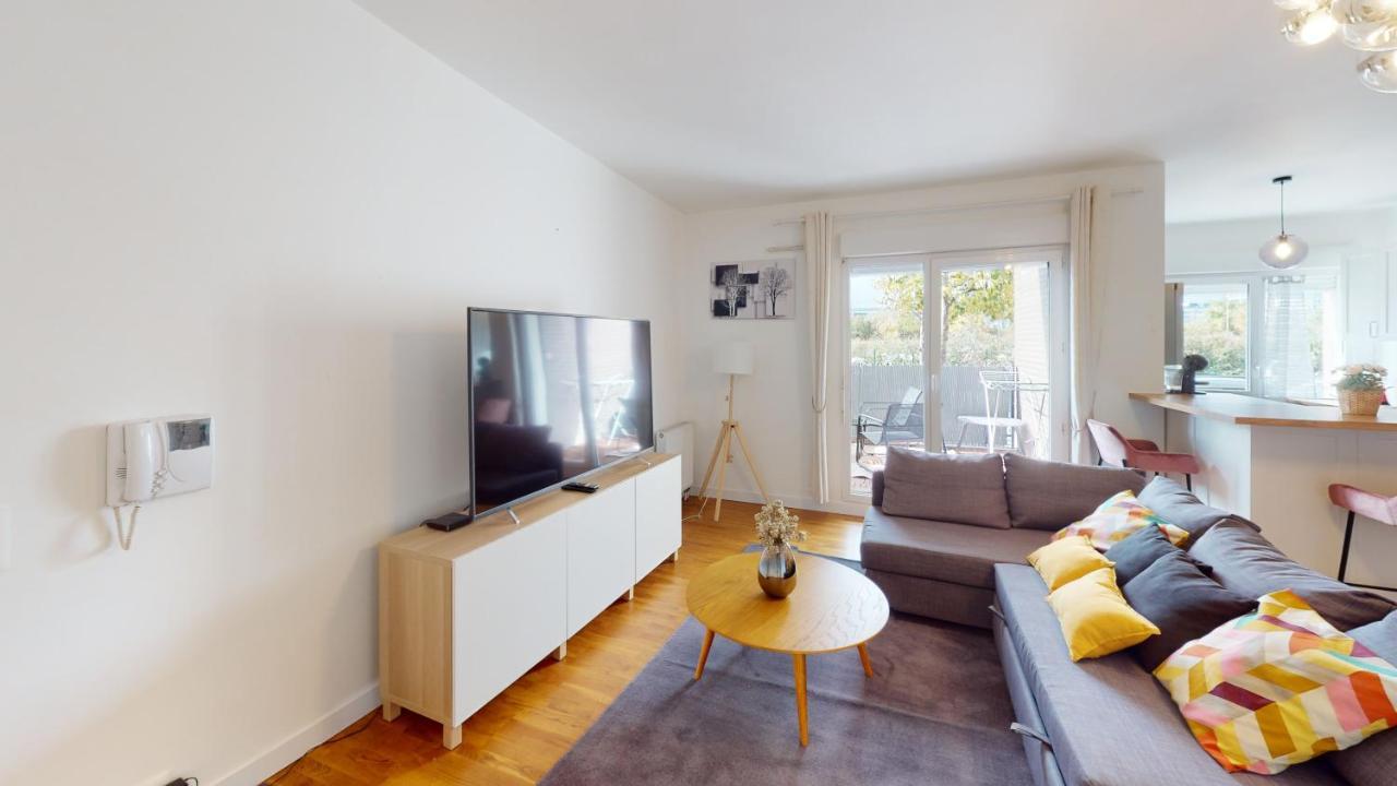 생드니 Live Like A Local Stylish 2Br With Balcony & Parking 아파트 외부 사진