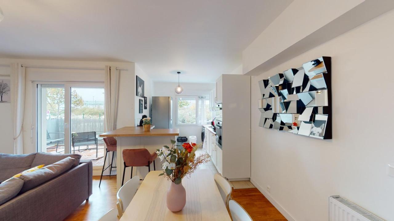 생드니 Live Like A Local Stylish 2Br With Balcony & Parking 아파트 외부 사진