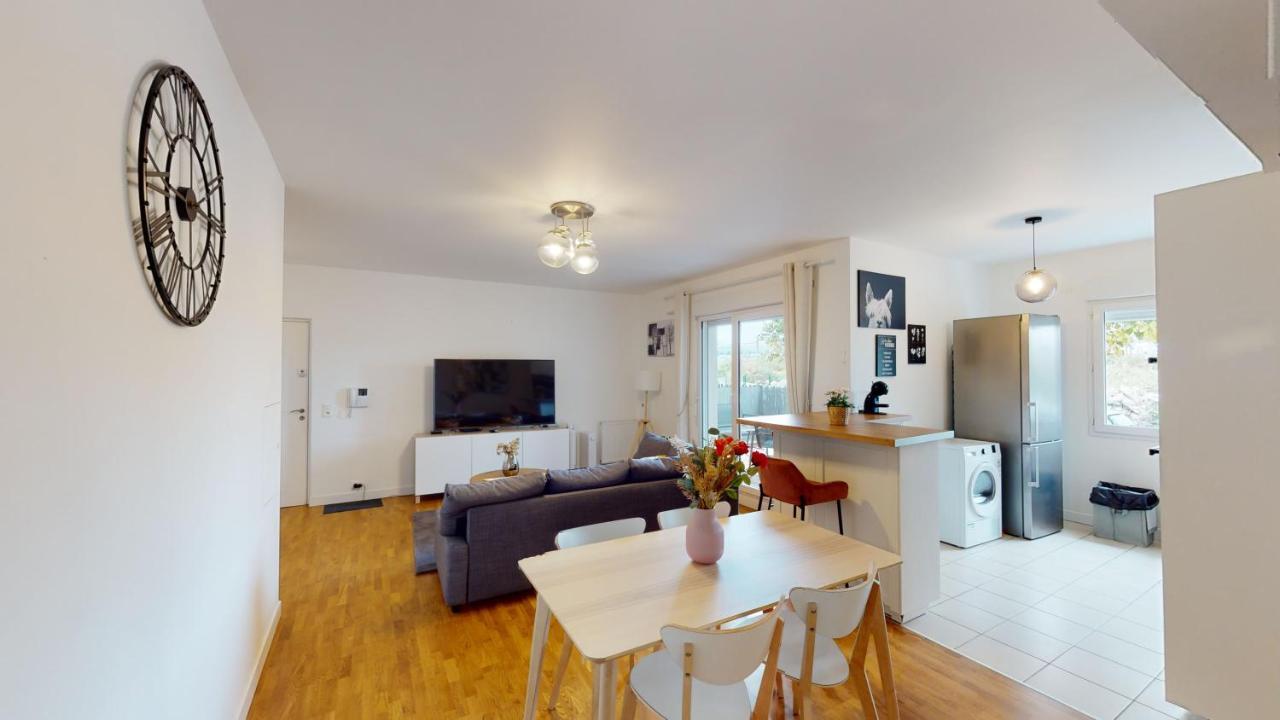 생드니 Live Like A Local Stylish 2Br With Balcony & Parking 아파트 외부 사진