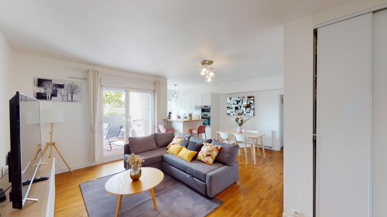생드니 Live Like A Local Stylish 2Br With Balcony & Parking 아파트 외부 사진