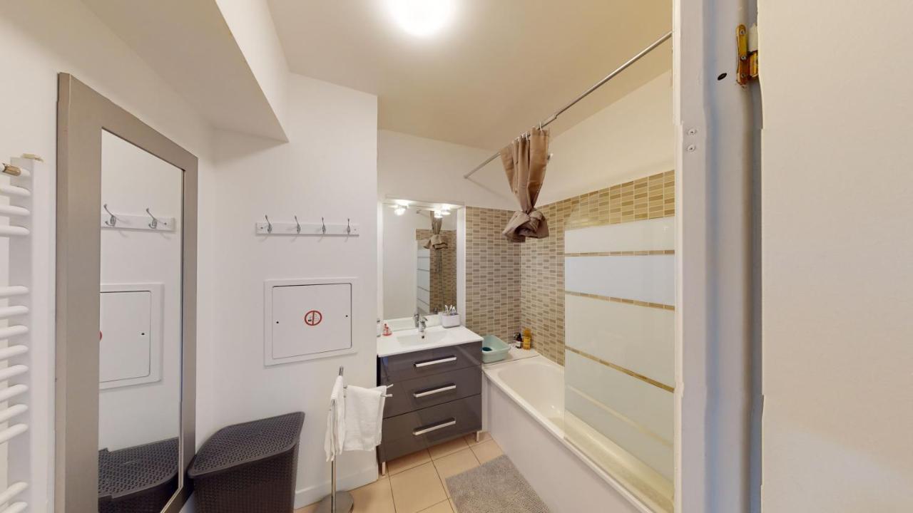생드니 Live Like A Local Stylish 2Br With Balcony & Parking 아파트 외부 사진